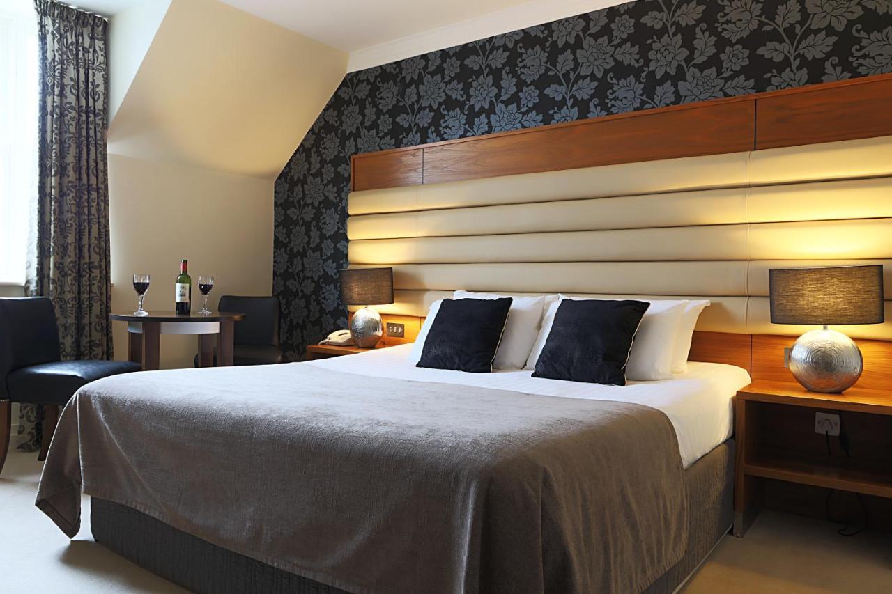 Country Hotel