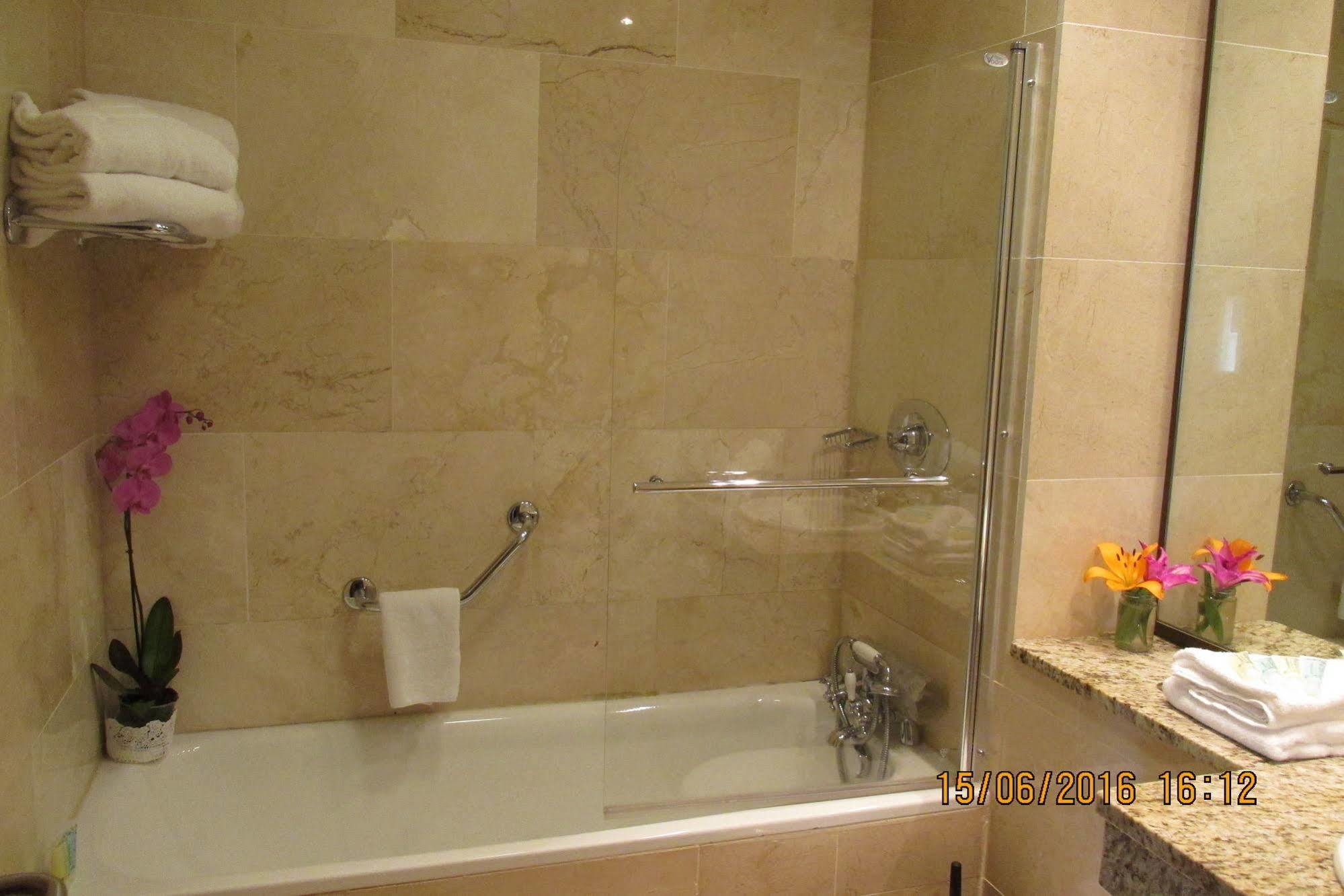 Country 3* Westport